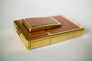 3E0V0670 Polaroid SX-70 in 24k Gold